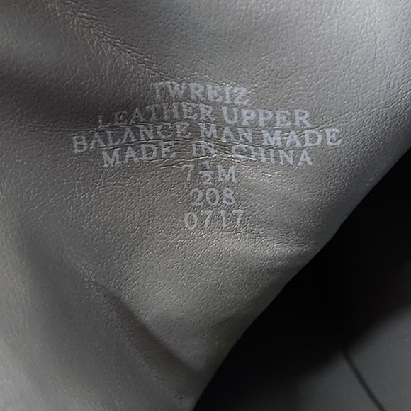 Tommy Hilfiger mushroom gray ankle bootie size 7.5 - Picture 13 of 13